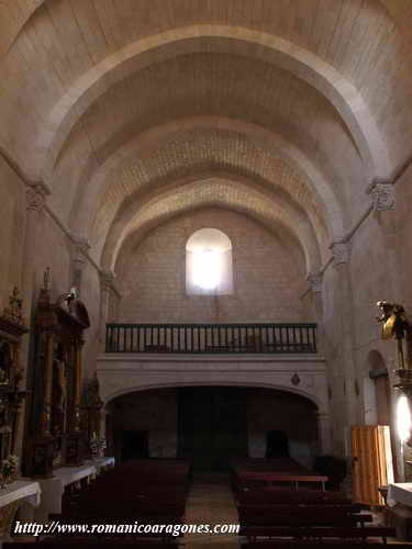 VISTA INTERIOR DEL TEMPLO HACIA LOS PIES